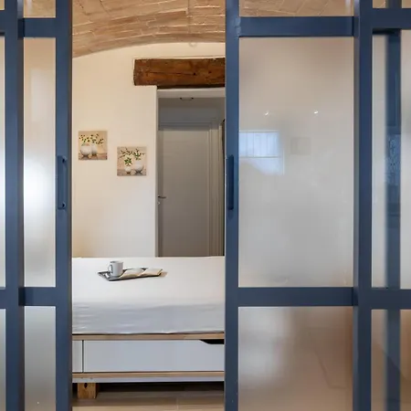 Mari Flat - Posto Auto E Metro - Italywego Apartment